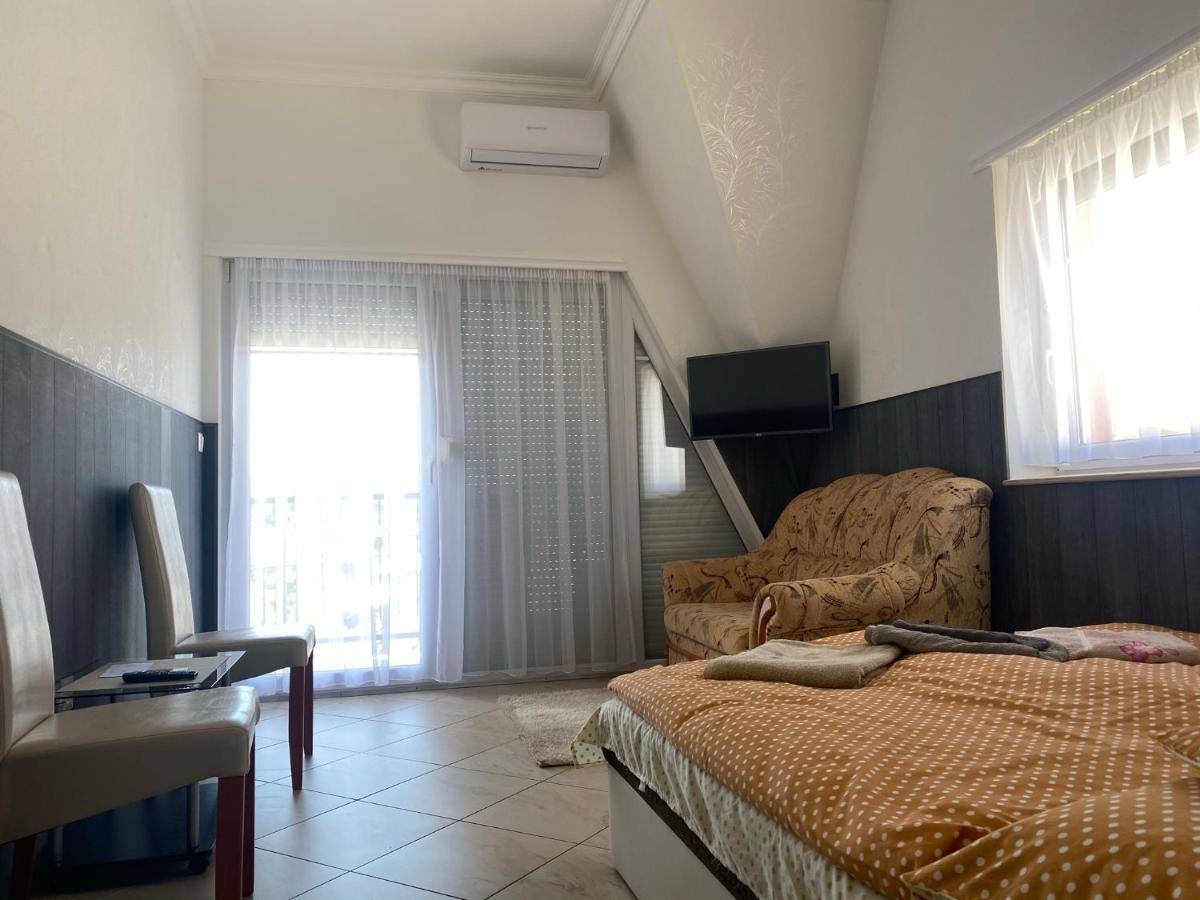 Barbara Vendeghaz Apartment บาลาตอนฟือเรด ภายนอก รูปภาพ