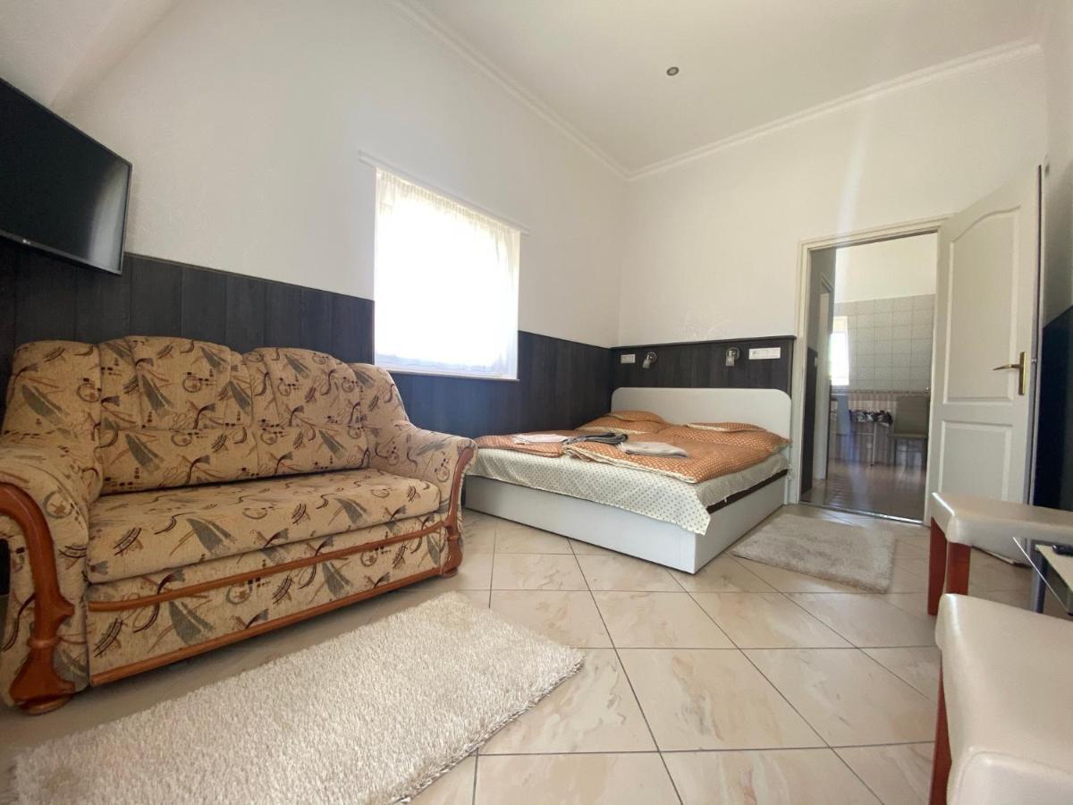 Barbara Vendeghaz Apartment บาลาตอนฟือเรด ภายนอก รูปภาพ