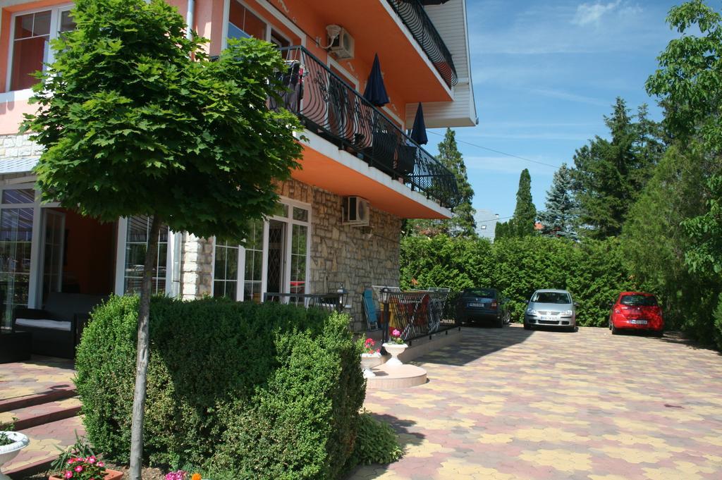 Barbara Vendeghaz Apartment บาลาตอนฟือเรด ภายนอก รูปภาพ