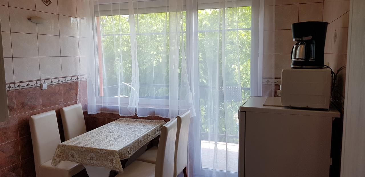 Barbara Vendeghaz Apartment บาลาตอนฟือเรด ภายนอก รูปภาพ