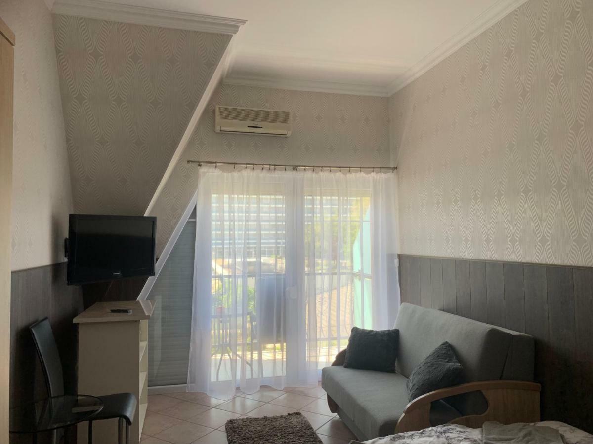 Barbara Vendeghaz Apartment บาลาตอนฟือเรด ภายนอก รูปภาพ